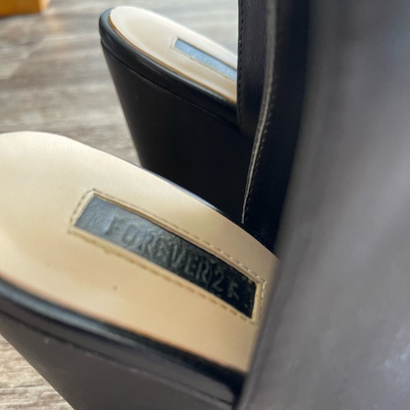 Forever 21 Wedges in Black, Size 6 - Picture 6 of 7